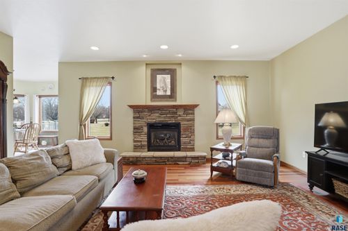 500 Brandenburg St, Luverne, MN, 56156-1064 | Card Image