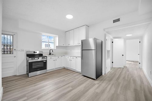 1391-1391 Nw 102nd St, Miami, FL, 33147-1858 | Card Image