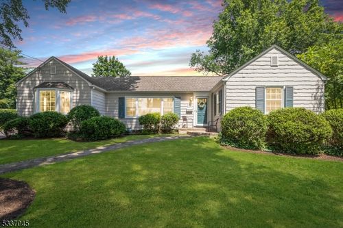 24 Dogwood Ln, New Providence, NJ, 07974-1402 | Card Image