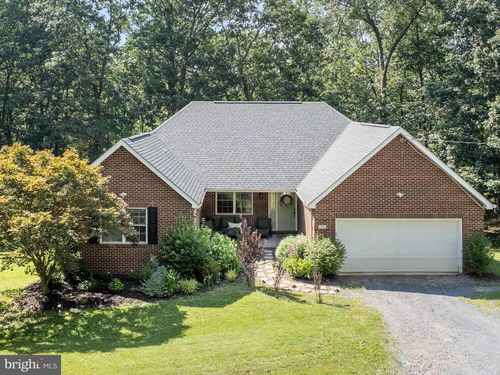 311 Akern Ln, Cross Junction, VA, 22625-2294 | Card Image