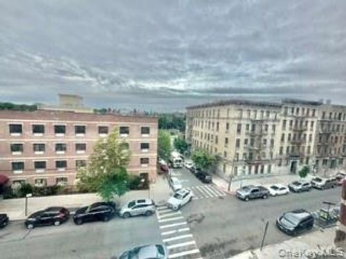 365 E 197th St, Bronx, NY, 10458-3825 | Card Image
