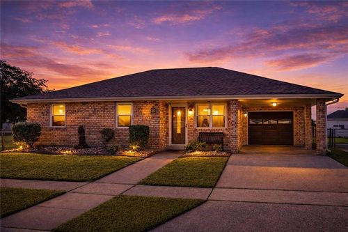 1804 Goldfinch Dr, Saint Bernard, LA, 70085-5517 | Card Image