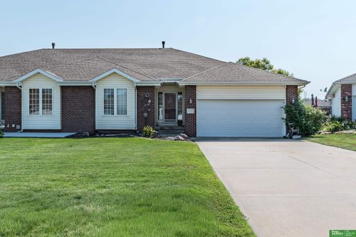 2713 Lakeview Cir, Plattsmouth, NE, 68048-8005 | Card Image
