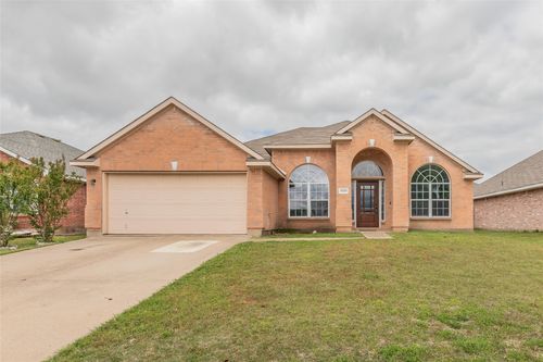 3331 Sedona Dr, Grand Prairie, TX, 75052-8402 | Card Image