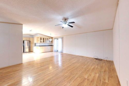 300 8 Street Sw, Slave Lake, AB, T0G2A4 | Card Image