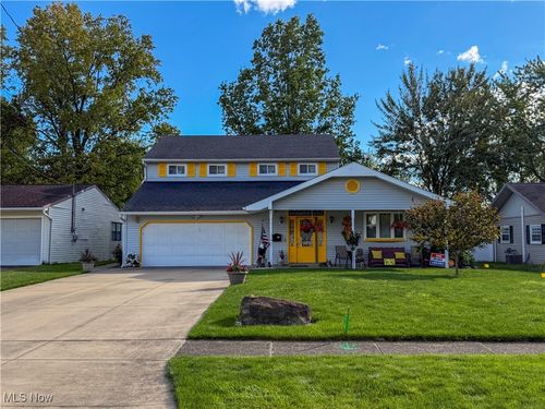 425 Southward Dr, Austintown, OH, 44515-3502 | Card Image
