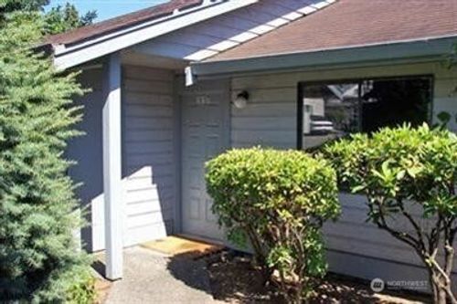 11-10135 Ne 137th Pl, Kirkland, WA, 98034-5261 | Card Image