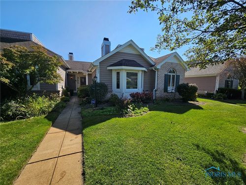 2422 Manoa Ln N, Toledo, OH, 43615-2432 | Card Image