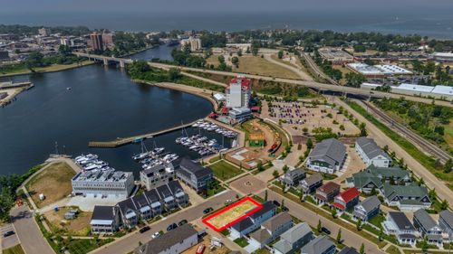 221 Cavelier Ave, Saint Joseph, MI, 49085-1531 | Card Image