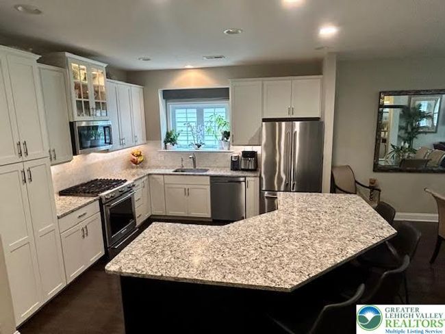 Quartz countertops | Image 10
