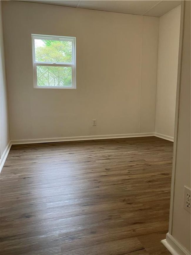 2nd bedroom | Image 12