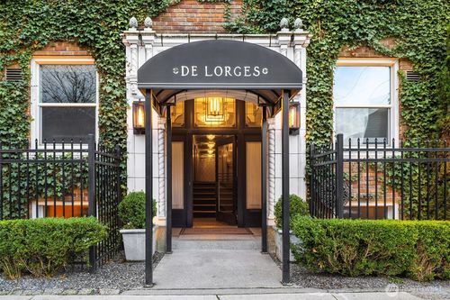 apt-302-325 Harvard Ave E, Seattle, WA, 98102-6024 | Card Image