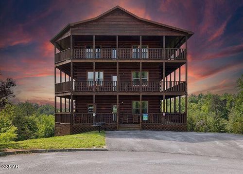1911 Oakmont Dr, Sevierville, TN, 37876-3427 | Card Image