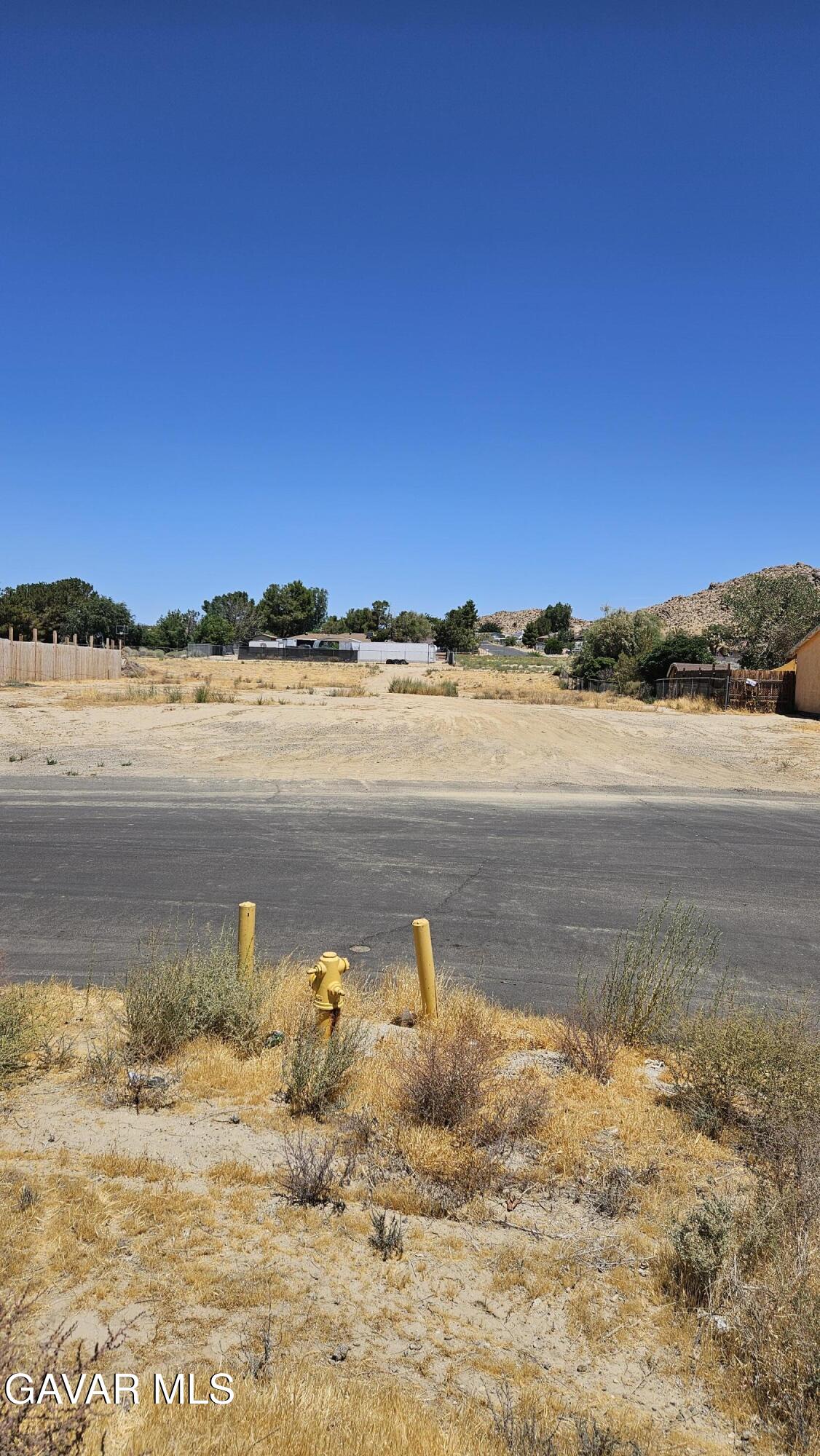 Land in Lake Los Angeles 2