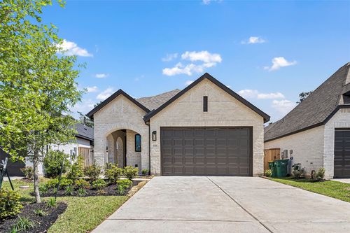 233 Trapper Creek Dr, Conroe, TX, 77304-3487 | Card Image