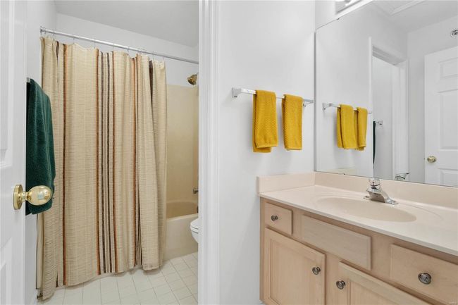 APT-3C - 505 N And South Rd, Condo with 3 bedrooms, 3 bathrooms and 2 parking in University City MO | Image 30