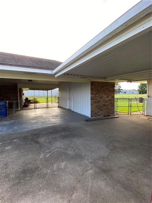 16104 Highway 1, House other with 3 bedrooms, 3 bathrooms and null parking in Simmesport LA | Image 6