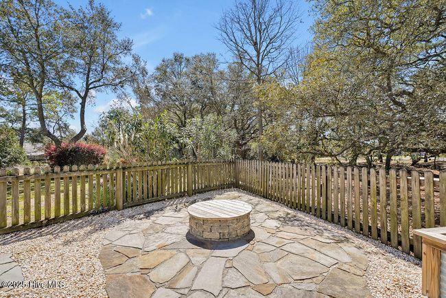 110 Island Palms Dr, House other with 3 bedrooms, 2 bathrooms and 1 parking in Carolina Beach NC | Image 34