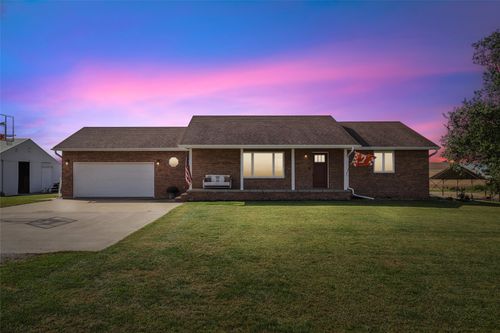 964 Highway G40, Pleasantville, IA, 50225-7659 | Card Image