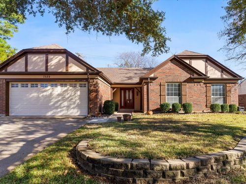 7520 Meadowview Ter, North Richland Hills, TX, 76182-7642 | Card Image
