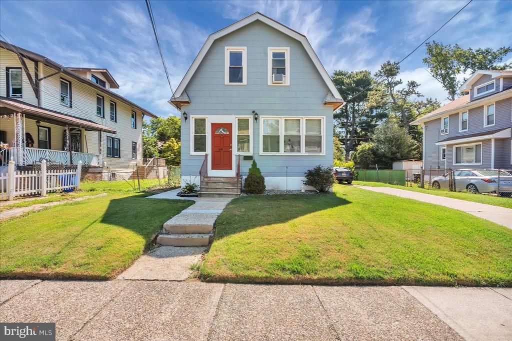 Evergreen Ave, Oaklyn, NJ 08107