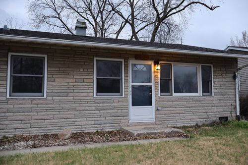 202 E Streamwood Blvd, Streamwood, IL, 60107-1440 | Card Image