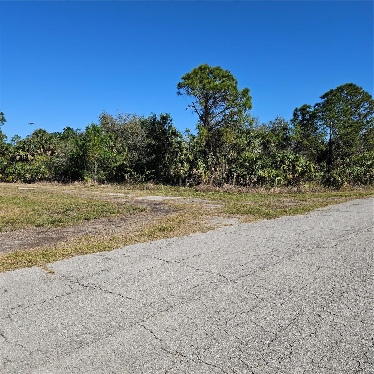 Land in NORTH PORT