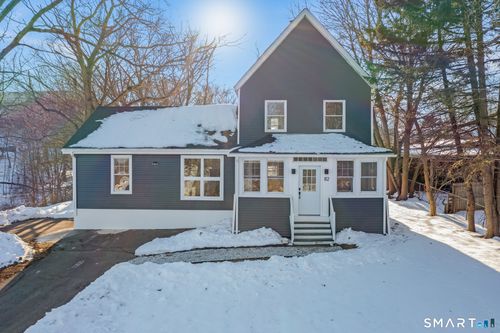 82 Hemlock St, West Haven, CT, 06516-1507 | Card Image