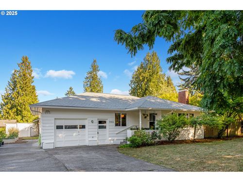 9964 Se 43rd Ave, Milwaukie, OR, 97222-5818 | Card Image