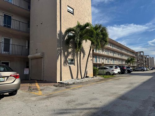 apt-107-725 Lori Dr, Palm Springs, FL, 33461-1257 | Card Image