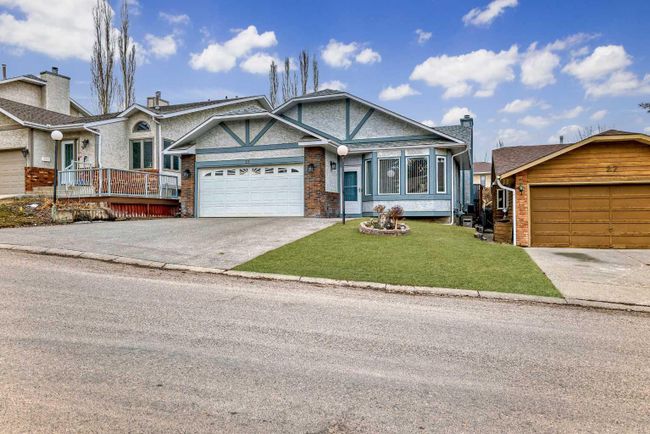 23 Sanderling Rise Nw, Home with 4 bedrooms, 3 bathrooms and 5 parking in Calgary AB | Image 35