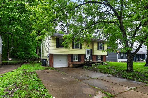 2964 Williamsburg St Nw, Warren, OH, 44485-2253 | Card Image