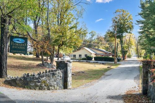 15 Orchard Rd, Putnam Valley, NY, 10579-3040 | Card Image