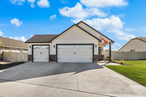 952 N Rockdale Way, Kuna, ID, 83634-2247 | Card Image