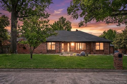 2430 E 32nd St, Tulsa, OK, 74105-2312 | Card Image