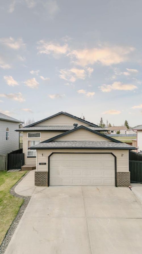 8934 115 Ave, Grande Prairie, AB, T8X1V1 | Card Image