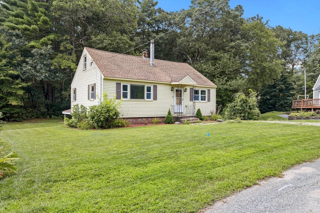 Stuart St, Oxford, MA 01540