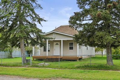 229 8 Ave, House detached with 3 bedrooms, 1 bathrooms and 2 parking in Gleichen AB | Image 2