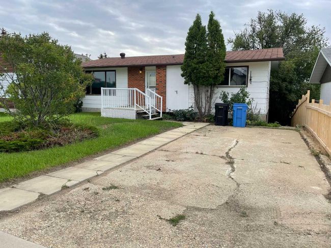 11105 108 Ave, House other with 4 bedrooms, 2 bathrooms and 5 parking in Fairview AB | Image 15