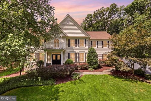 9704 Mill Run Dr, Great Falls, VA, 22066-1815 | Card Image