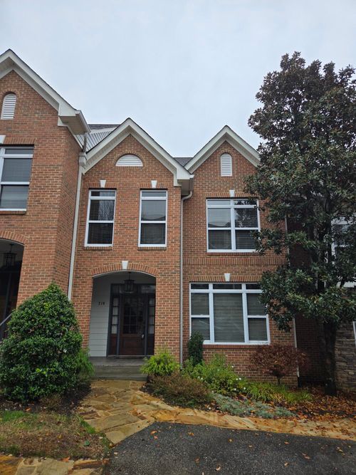 216 Shady Ridge Ln, Chattanooga, TN, 37405-3966 | Card Image