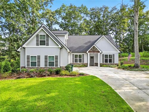 564 Oakland Dr Se, Calhoun, GA, 30701-4270 | Card Image