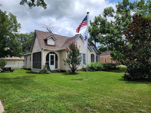 517 Church St, Navasota, TX, 77868-3903 | Card Image