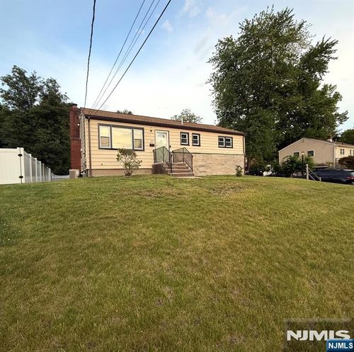 23 Summer St, Emerson, NJ, 07630-1913 | Card Image