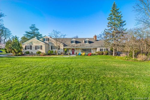 100 Elderfields Rd, Manhasset, NY, 11030-1649 | Card Image