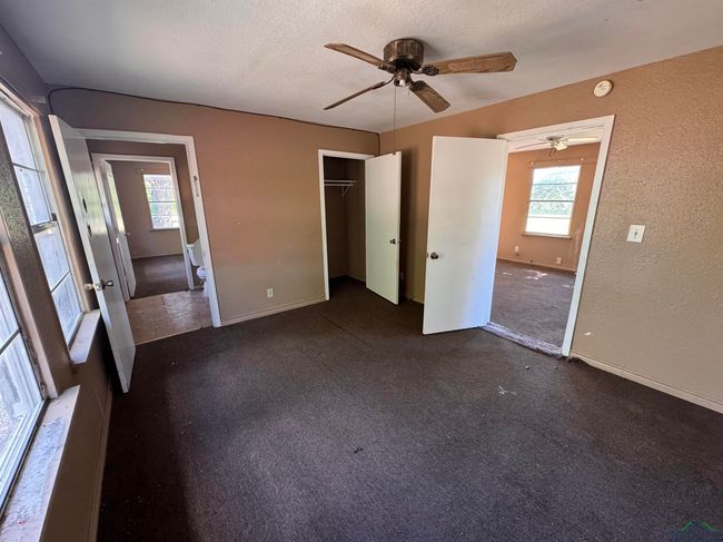 582 E Main St, House other with 2 bedrooms, 1 bathrooms and null parking in Van TX | Image 4