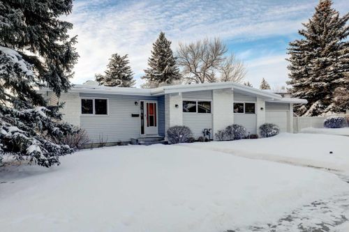 1801 Cayuga Dr Nw, Calgary, AB, T2L0N5 | Card Image