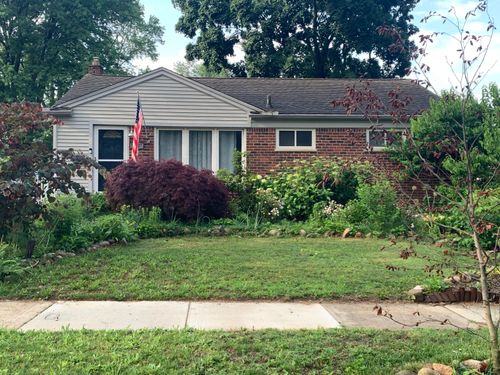 30207 Westfield St, Livonia, MI, 48150-3985 | Card Image