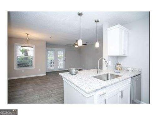 unit-4d-303-100 Dunwoody Gables Dr, Dunwoody, GA, 30338-6909 | Card Image