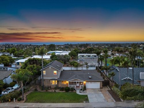 2725 Morning Glory Ln, Carlsbad, CA, 92008-1035 | Card Image